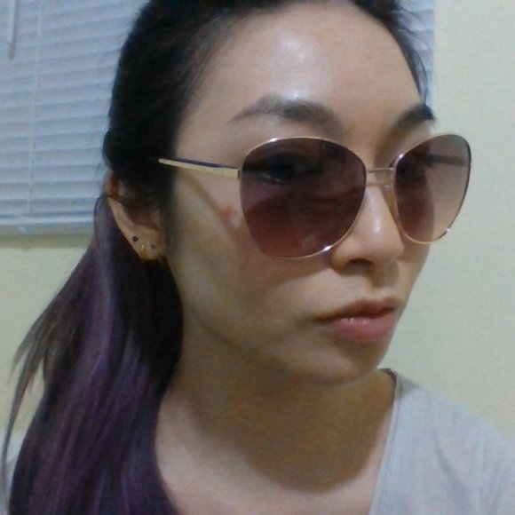 💜2/$25💜 NEW Gold Sunglasses - Picture 6 of 7